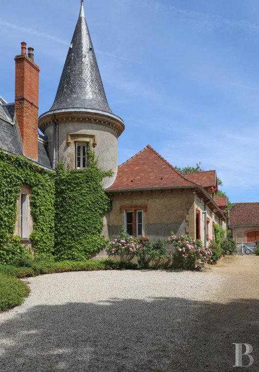 En Saône-et-Loire, dans le sud du Morvan, un château du 19e siècle entouré de son parc dédié à tout projet de tournage - photo  n°3